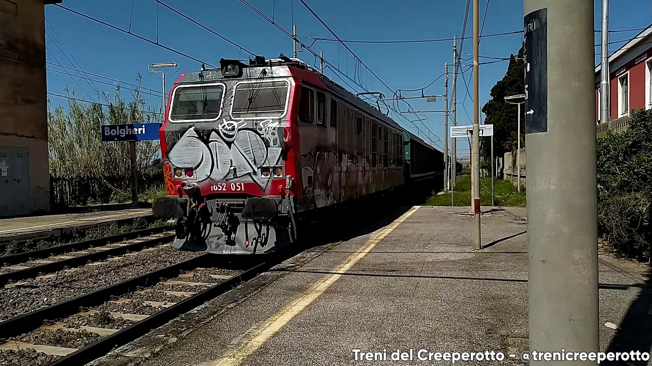 Treno merci con E652.051 MIR in transito a Bolgheri - 03/04/2026 👍 Se il video ti è piaciuto lascia un bel mi piace!➕ Iscriviti per seguirmi e ricevere notizie sugli ultimi video!Grazie mille! 😄✅ Unisciti al canale telegram, in cui si potranno trovare foto e piccoli extra che non sono sul canale youtube! ➡️ https://treni.creeperiano99.it/u/telegram----------------------------------------------------------------------------👥 Il gruppo telegram discussione del canale telegram con possibilità di parlare di ferrovia in generale, nel rispetto degli altri utenti✅ https://treni.creeperiano99.it/u/gruppotelegram----------------------------------------------------------------------------✅ Facebook ➡️ https://treni.creeperiano99.it/u/facebook✅ Twitter ➡️ https://treni.creeperiano99.it/u/twitter✅ Sito Web ➡️ https://treni.creeperiano99.it✅ Odysee ➡️ https://treni.creeperiano99.it/u/odysee----------------------------------------------------------------------------👥 Canale telegram con le notizie della mobilità ferroviaria Toscana in tempo reale✅ https://treni.creeperiano99.it/u/treninews-toscana----------------------------------------------------------------------------👥 Gruppi telegram dedicati alle stazioni con anche le notizie della mobilità ferroviaria Toscana✅ Castagneto Carducci-Donoratico Stazione FS: https://treni.creeperiano99.it/u/castagnetocarducci✅ Cecina Stazione FS: https://treni.creeperiano99.it/u/cecina✅ Empoli Stazione FS: https://treni.creeperiano99.it/u/empoli✅ Campiglia Marittima Stazione FS: https://treni.creeperiano99.it/u/campigliamarittima✅ Livorno Centrale Stazione FS: https://treni.creeperiano99.it/u/livornocentrale✅ Firenze Santa Maria Novella Stazione FS: https://treni.creeperiano99.it/u/firenze💰🎁 DonazioniSe vuoi supportarmi, potrai farlo tramite il seguente link. Grazie! ❤️● https://treni.creeperiano99.it/u/donazioni----------------------------------------------------------------------------#E652 #bolgheri#trains #treni #treno #ferrovia #ferrovie #italy #italia #railway #railways